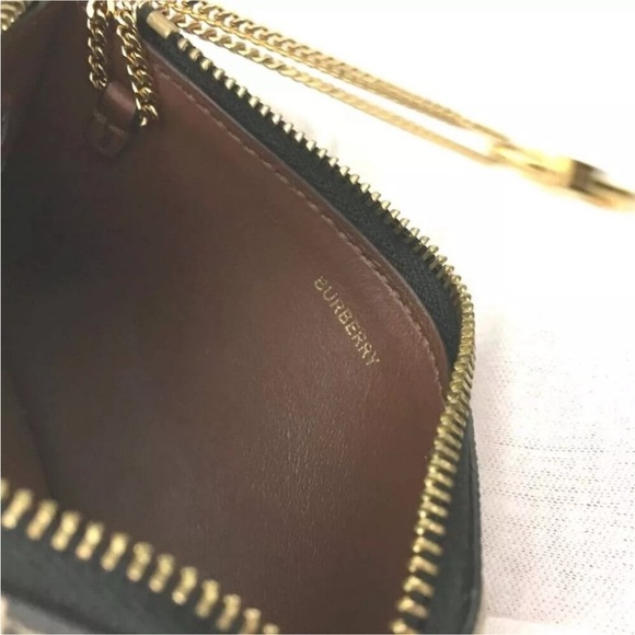 Burberry • Leather • Key Pouch - Picture 7 of 7